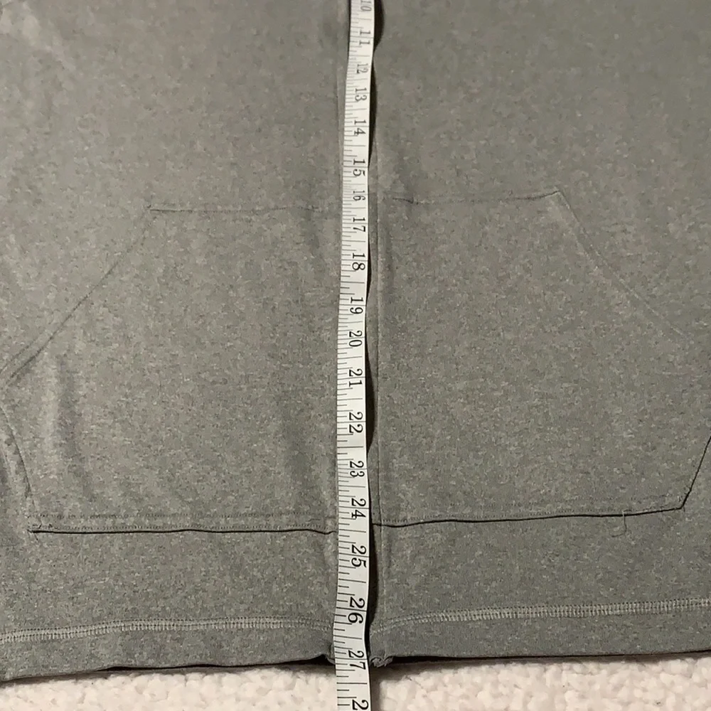 Under Armour Men’s Gray Thin Heat Gear Jacket, Like New - Picture 6 of 9